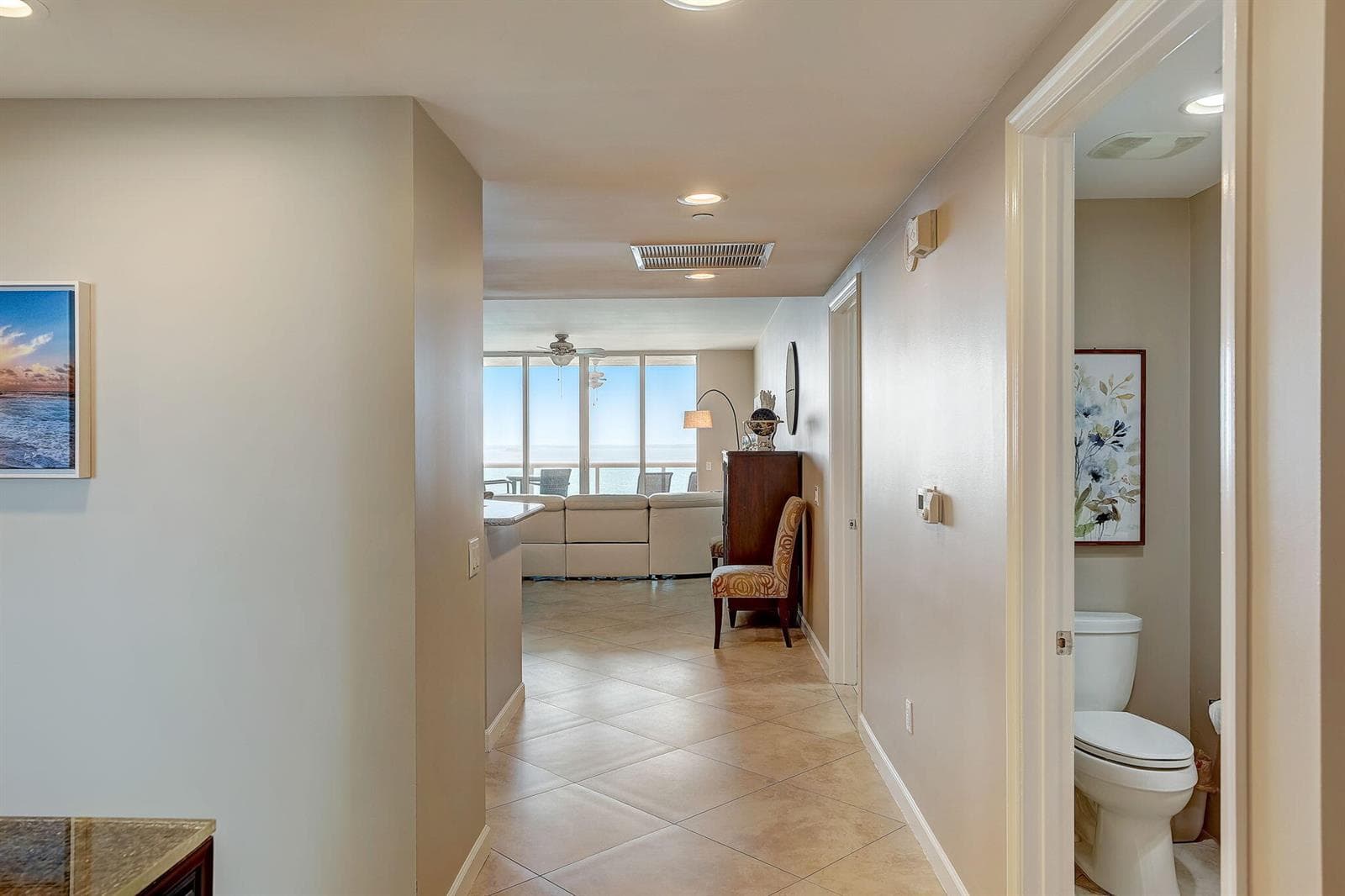 2650 Lake Shore Drive 804 photo 4