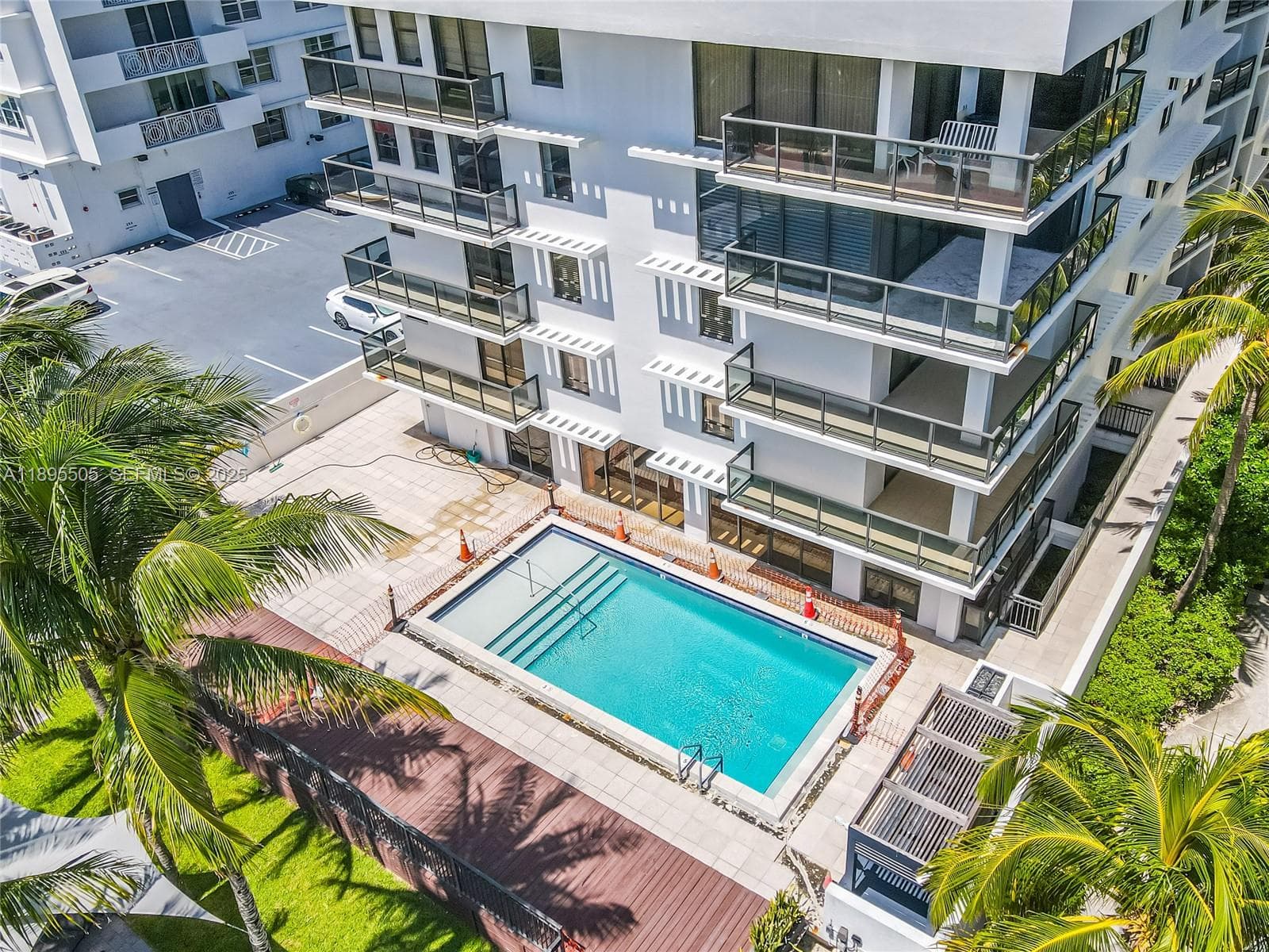 5845 Collins Ave 201 photo 9