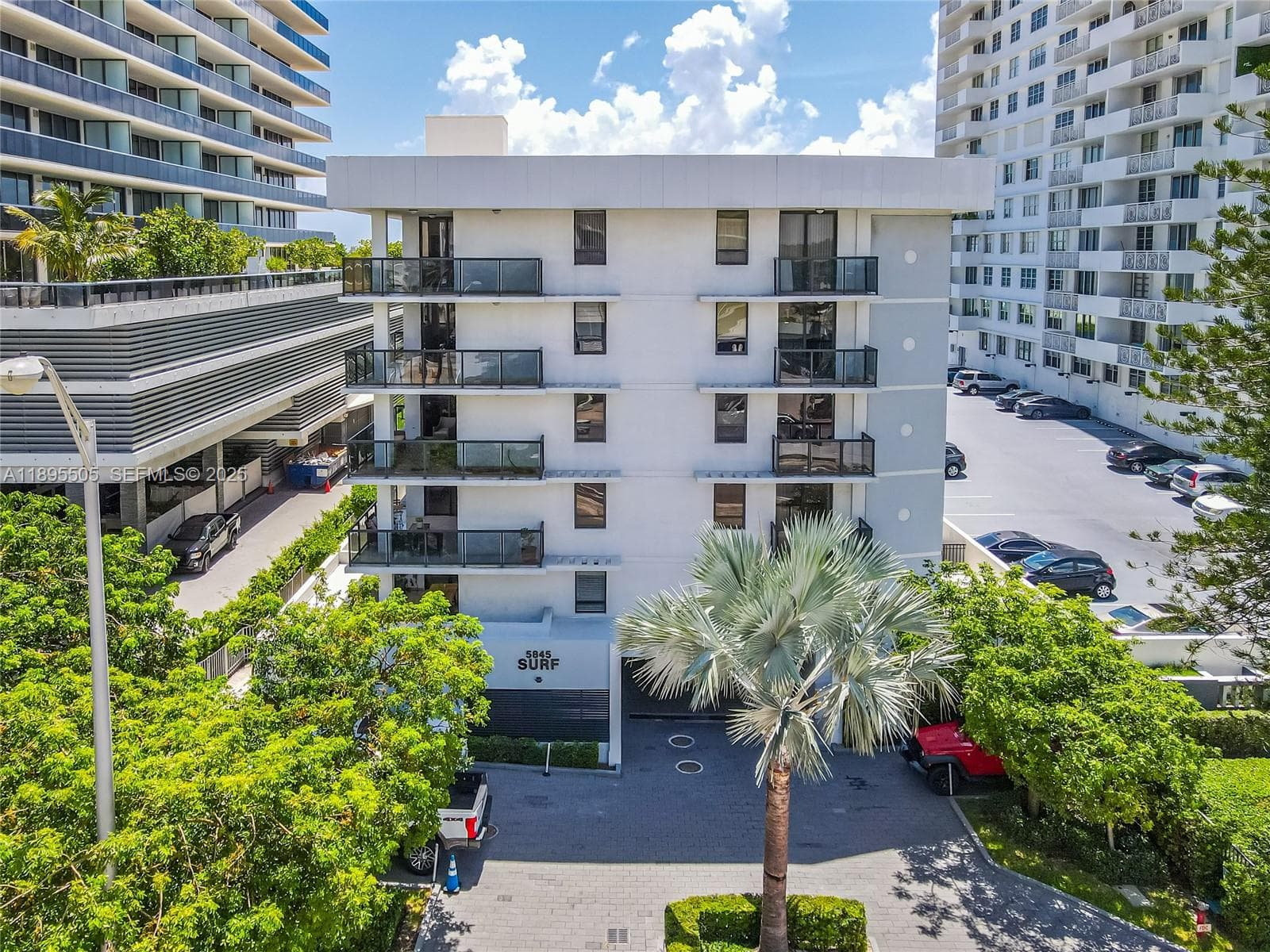 5845 Collins Ave 201 photo 10