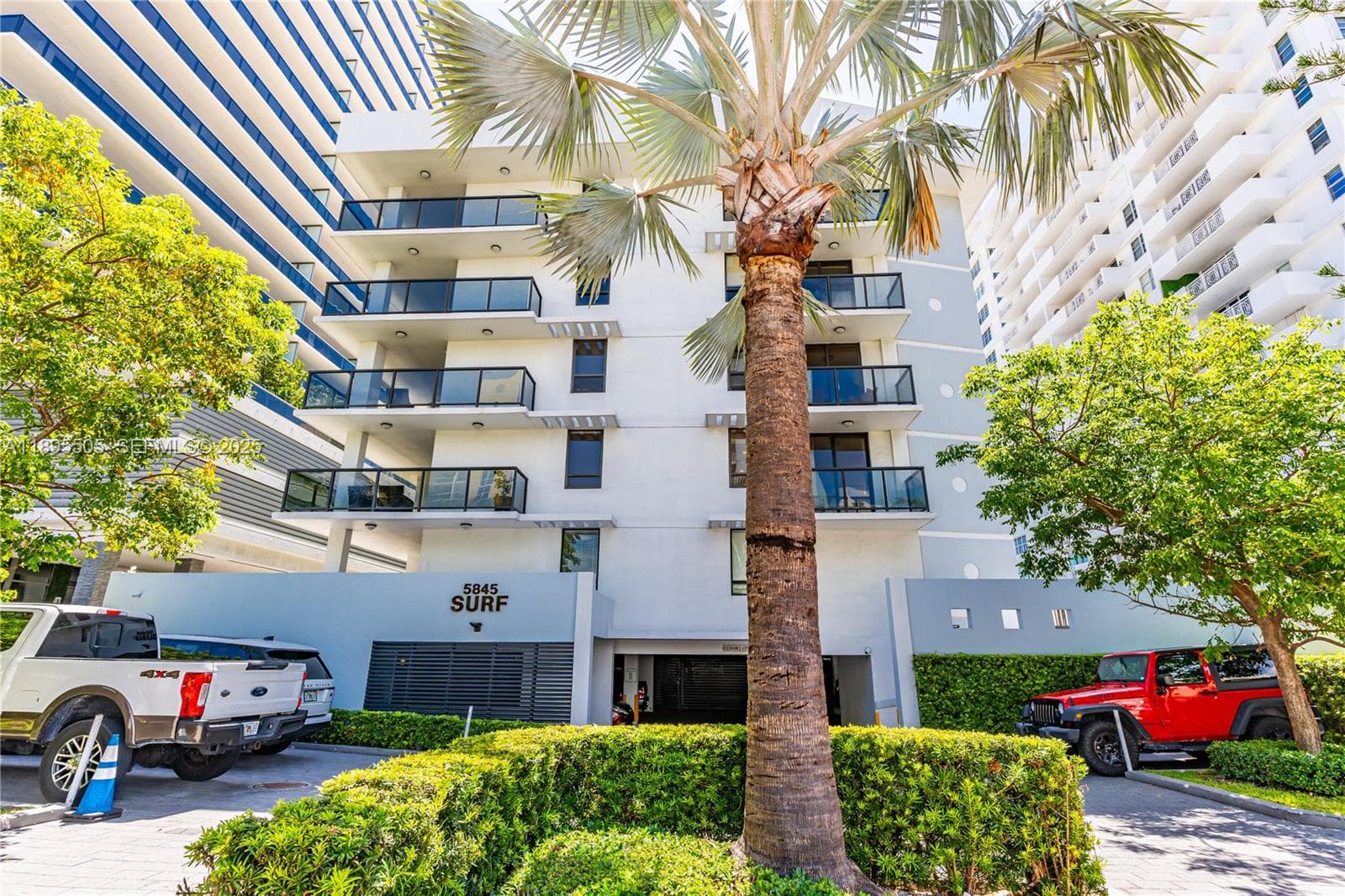 5845 Collins Ave 201 photo 14