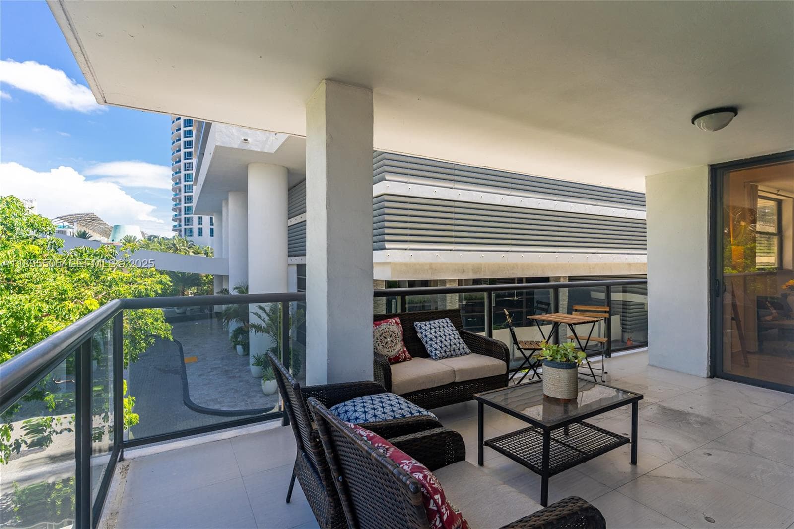 5845 Collins Ave 201 photo 18