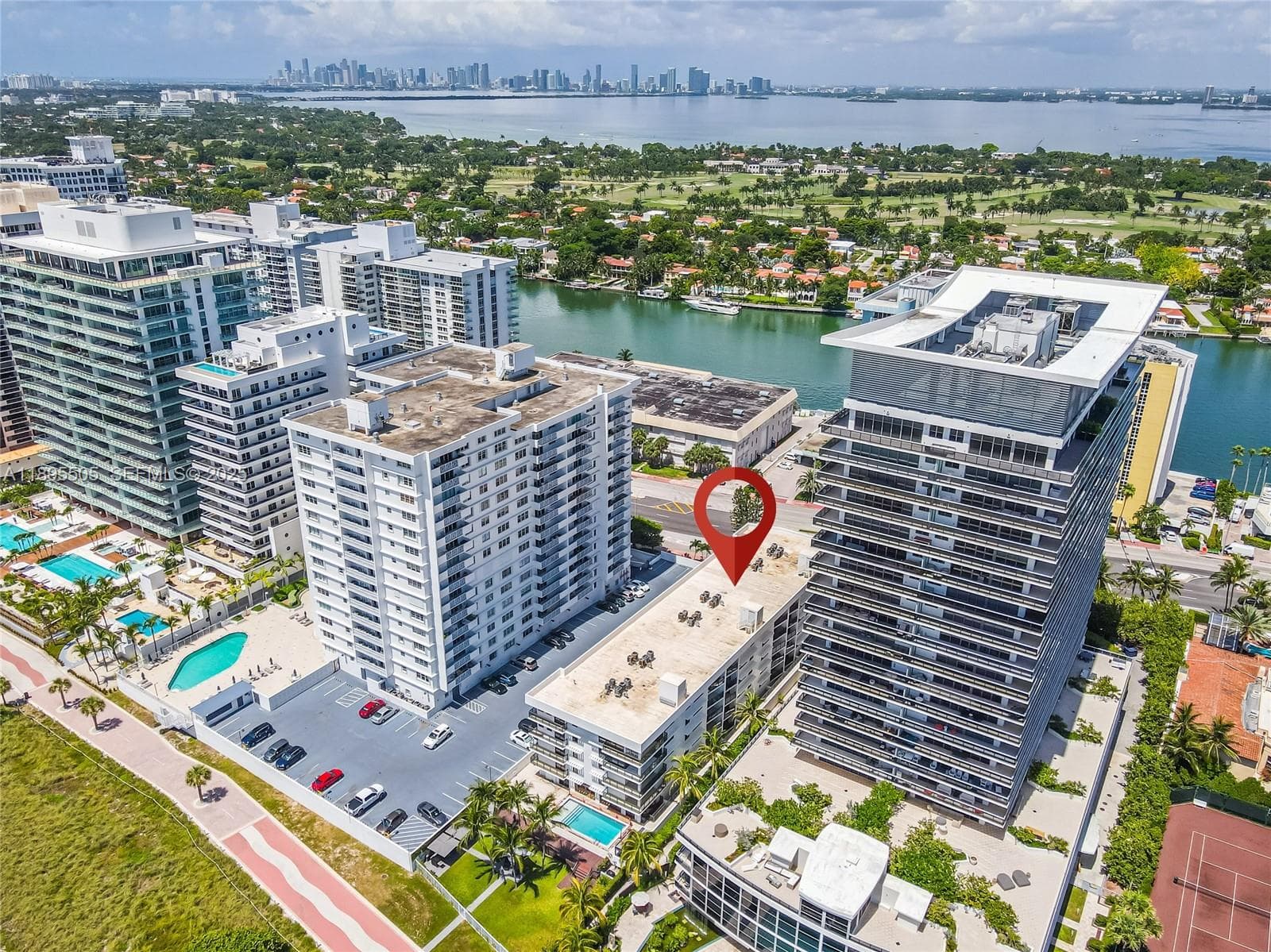 5845 Collins Ave 201 photo 4