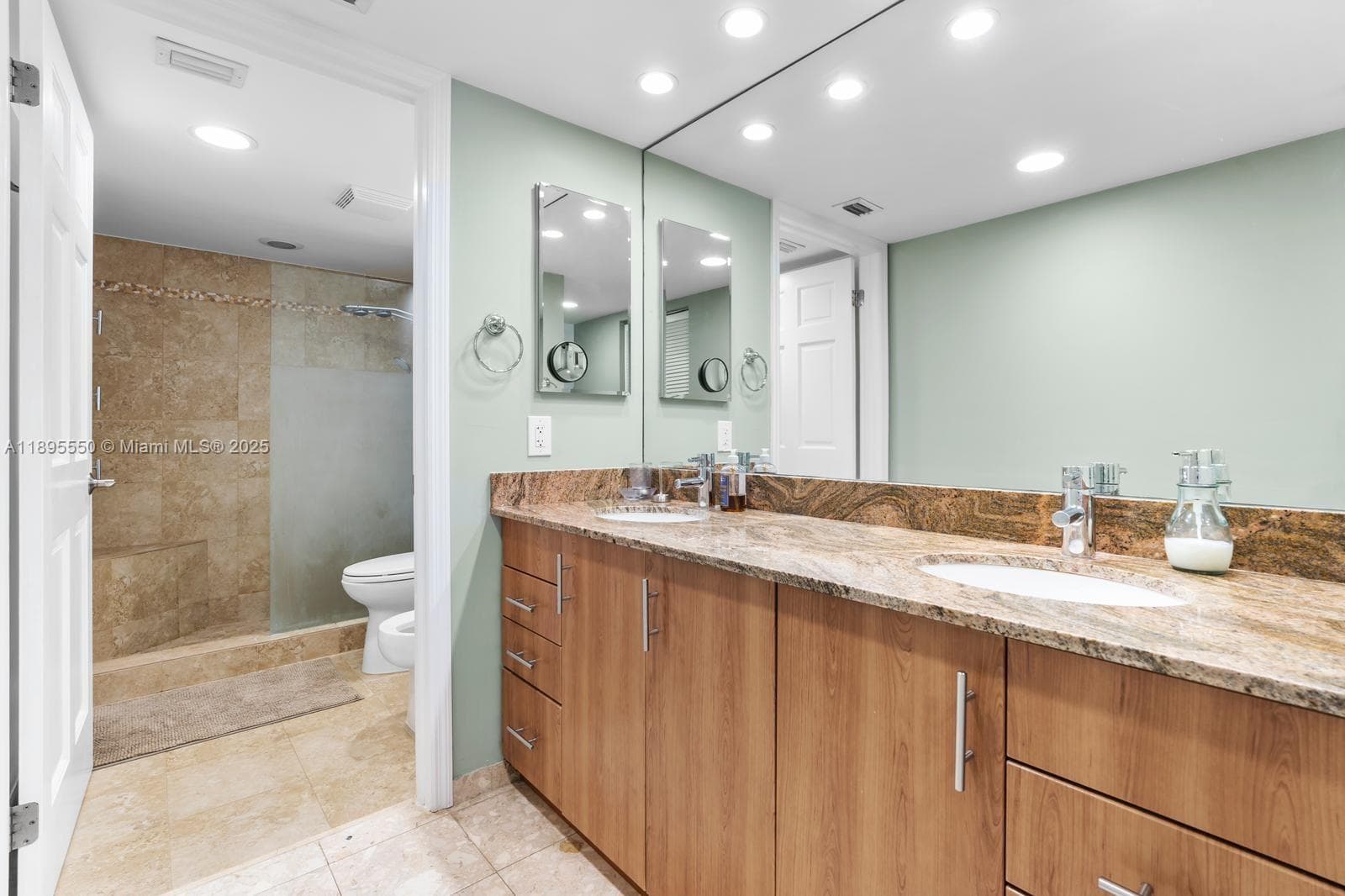 9341 Collins Ave 504 photo 9