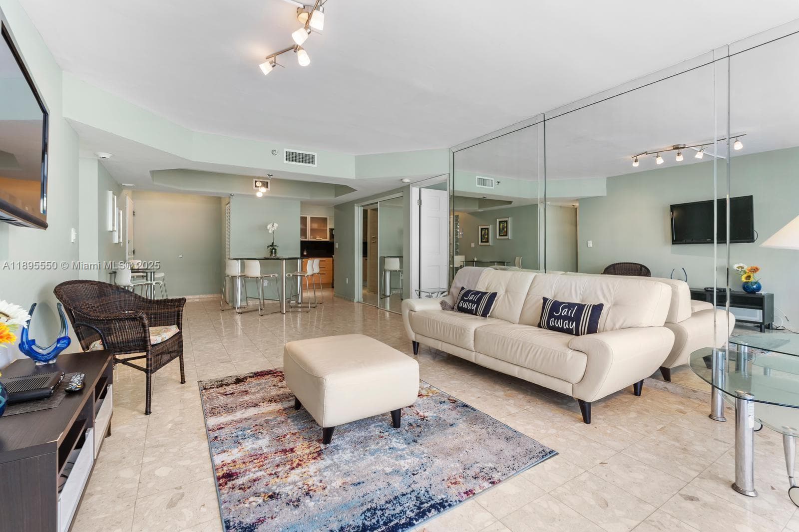9341 Collins Ave 504 photo 4