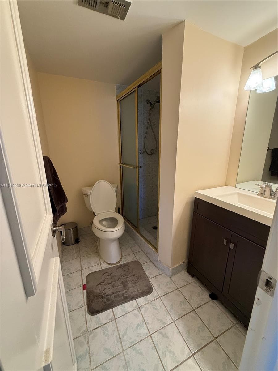 2860 NE 14th St Cswy 406D photo 16