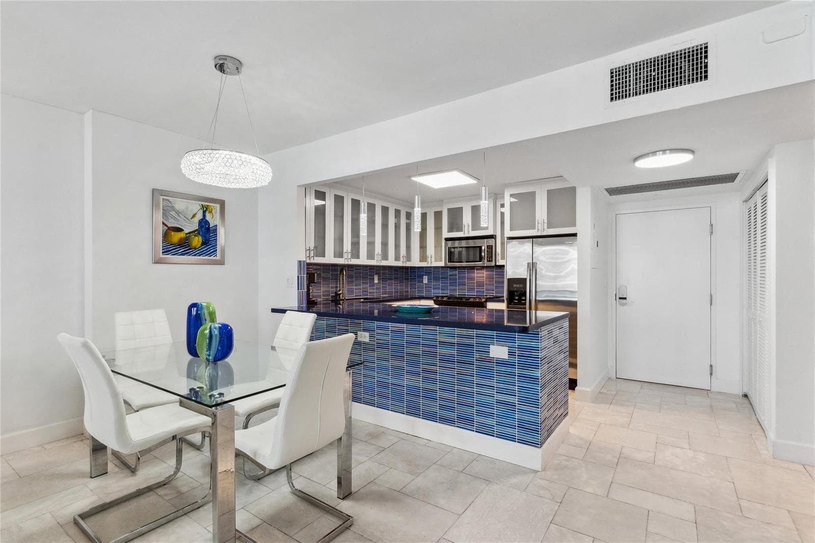 2301 Collins Avenue 1015 photo 10
