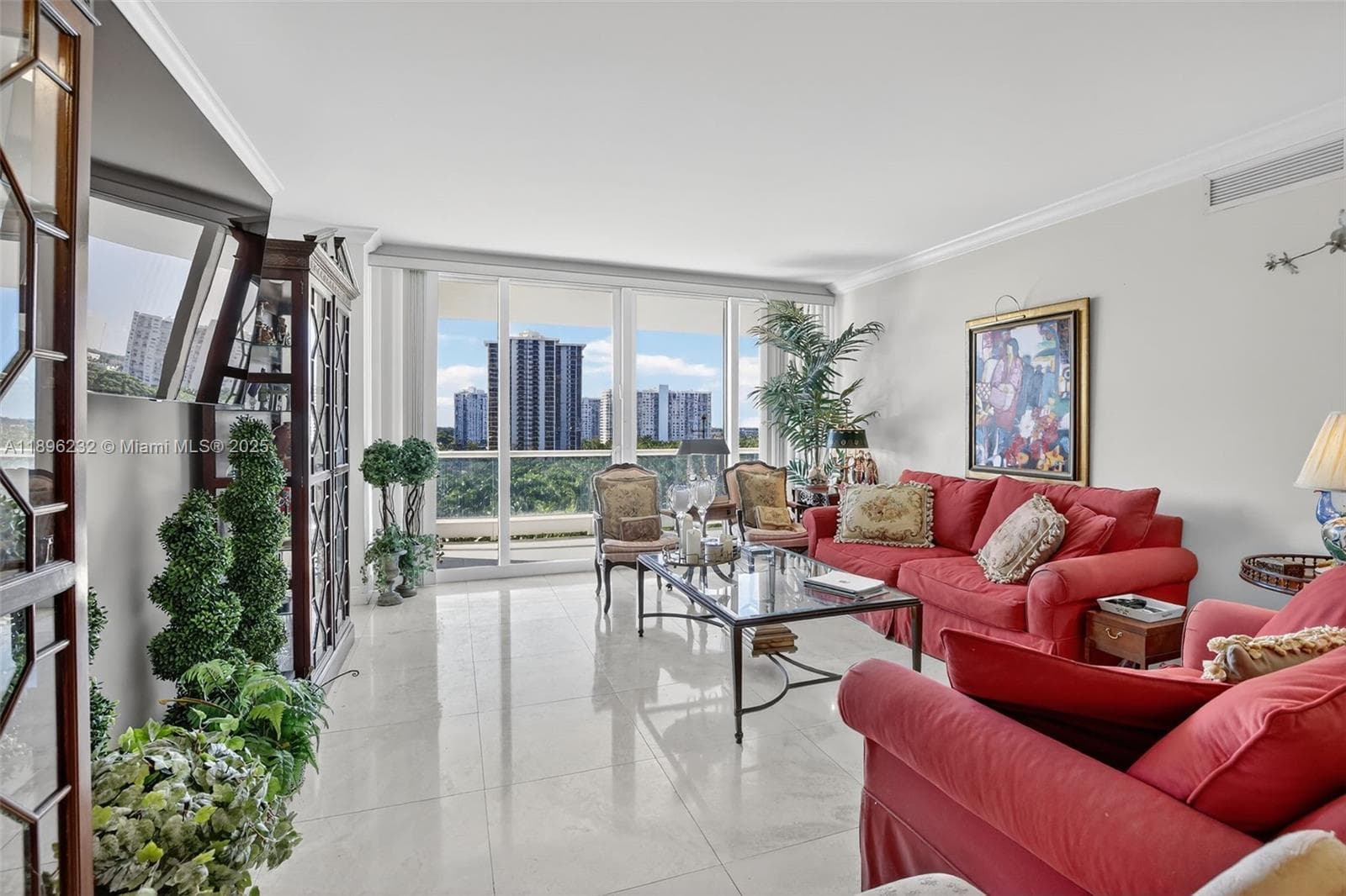 7000 Island Blvd 903 photo 1