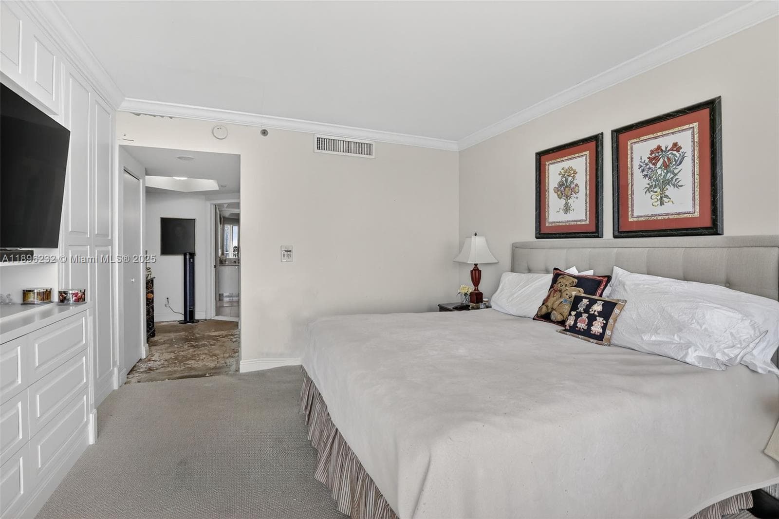 7000 Island Blvd 903 photo 18