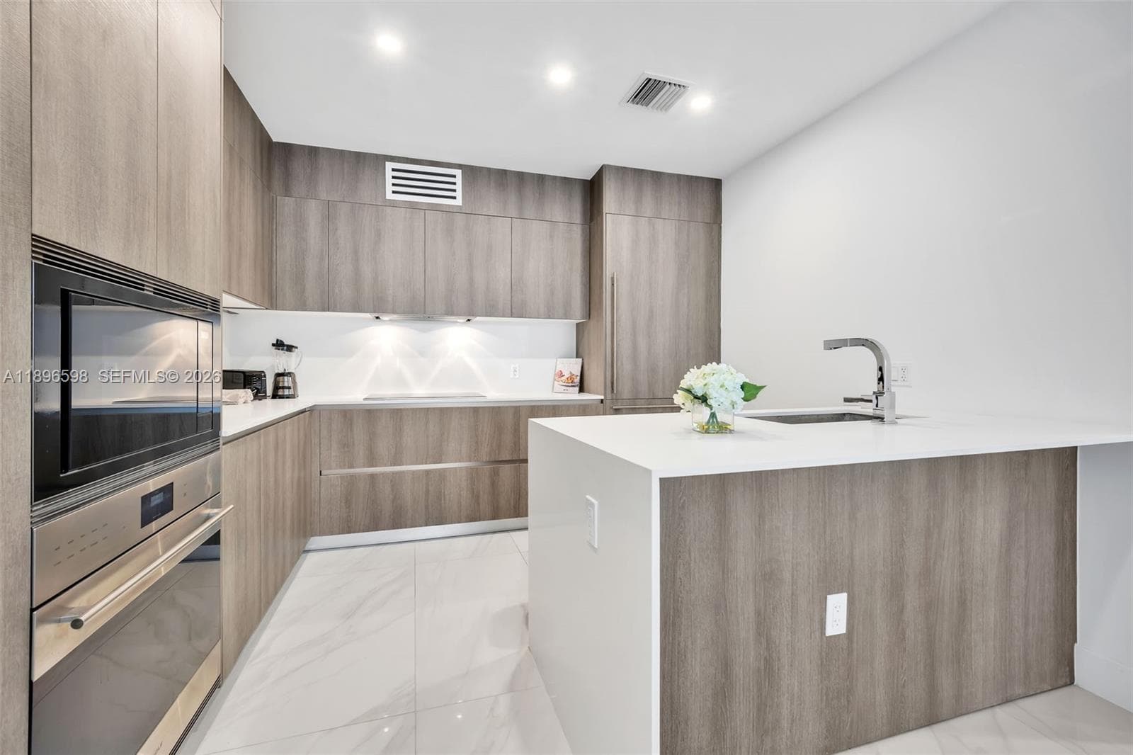 17550 Collins Ave 1003 photo 9