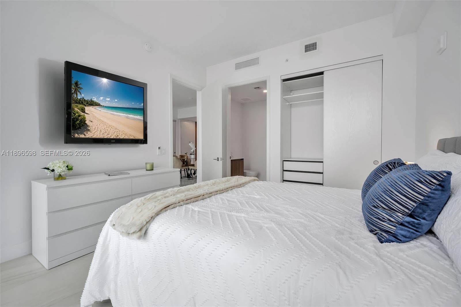 17550 Collins Ave 1003 photo 19