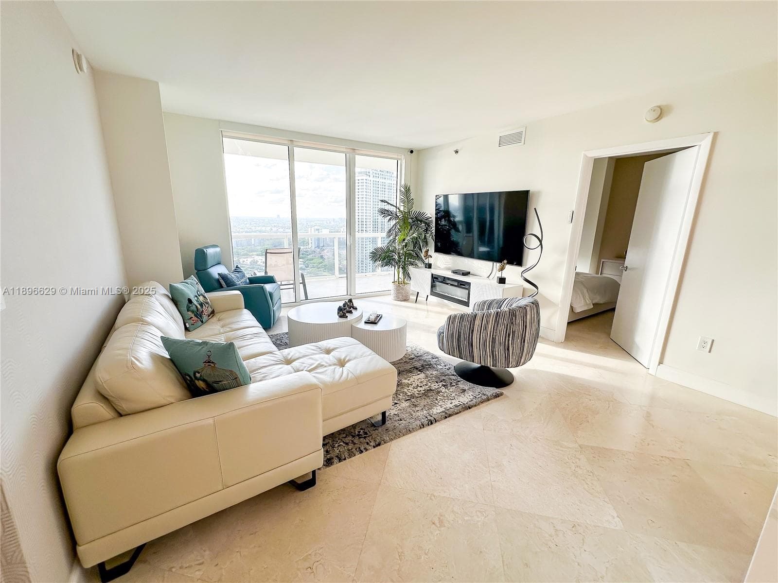 1850 S Ocean Dr 3308 photo 4