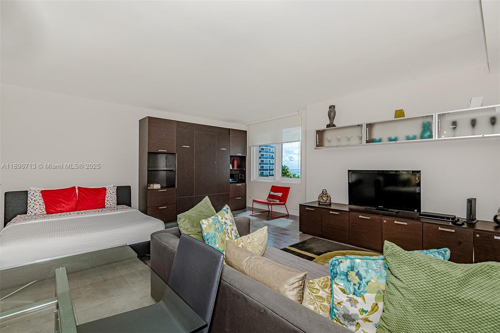 2301 Collins Ave 723 photo 5