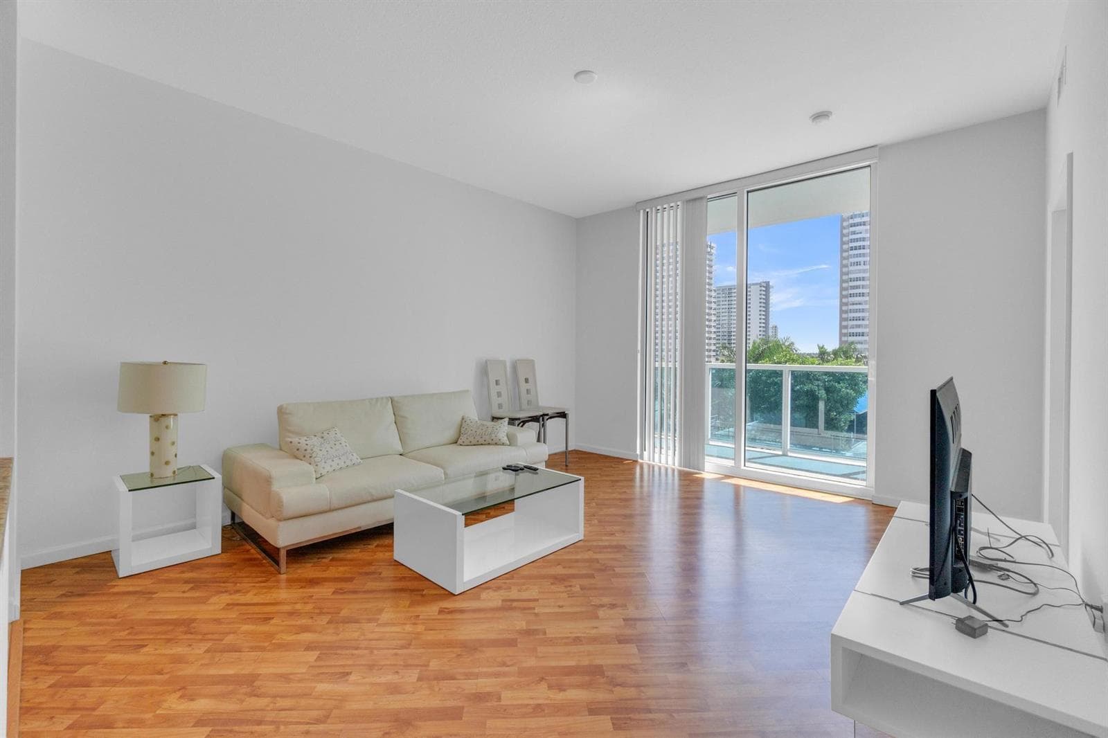 1945 S Ocean Drive 502 photo 6