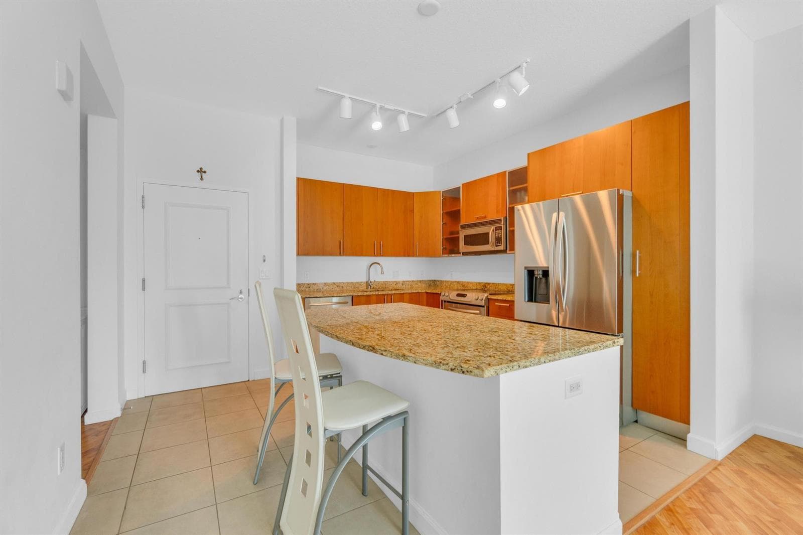 1945 S Ocean Drive 502 photo 14