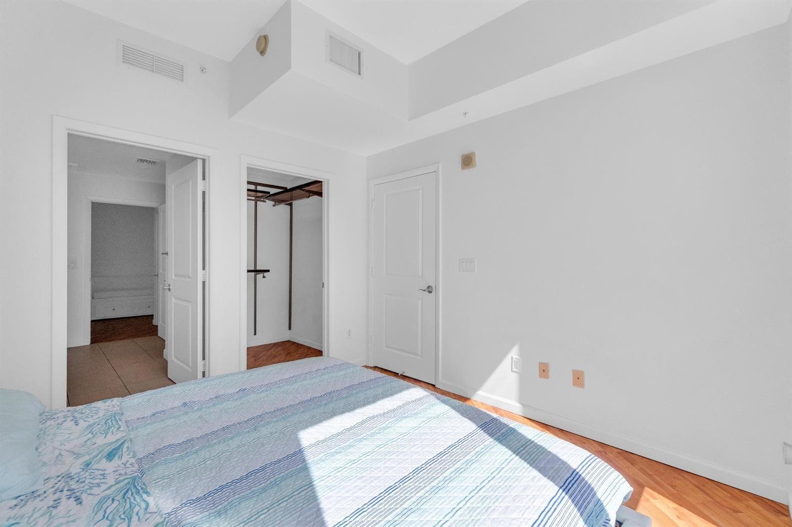 1945 S Ocean Drive 502 photo 15
