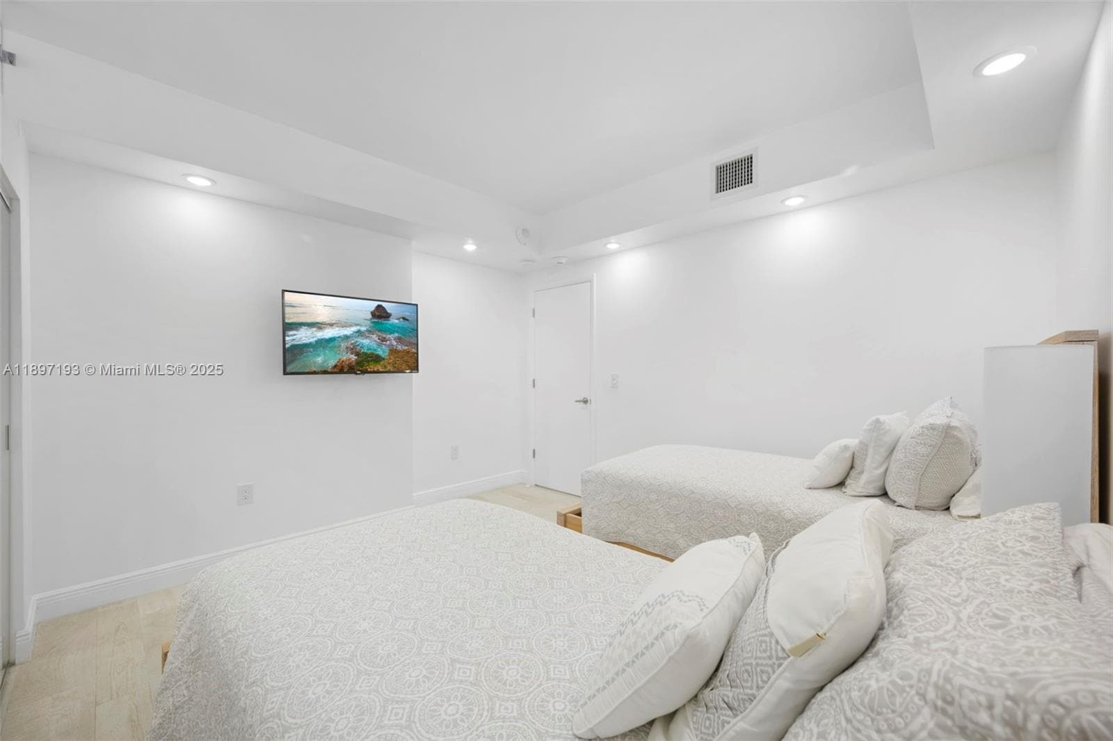 5000 N Ocean Blvd 1710 photo 16