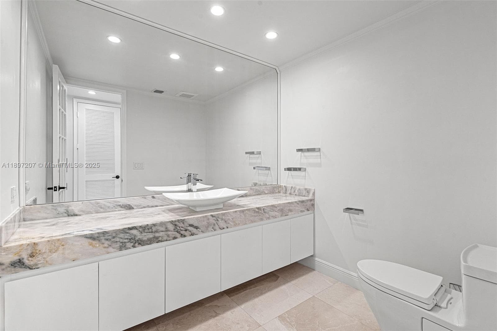 6124 Paradise Point Dr 6124 photo 23