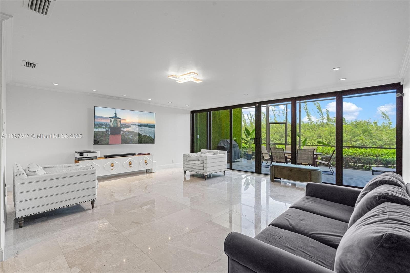 6124 Paradise Point Dr 6124 photo 6