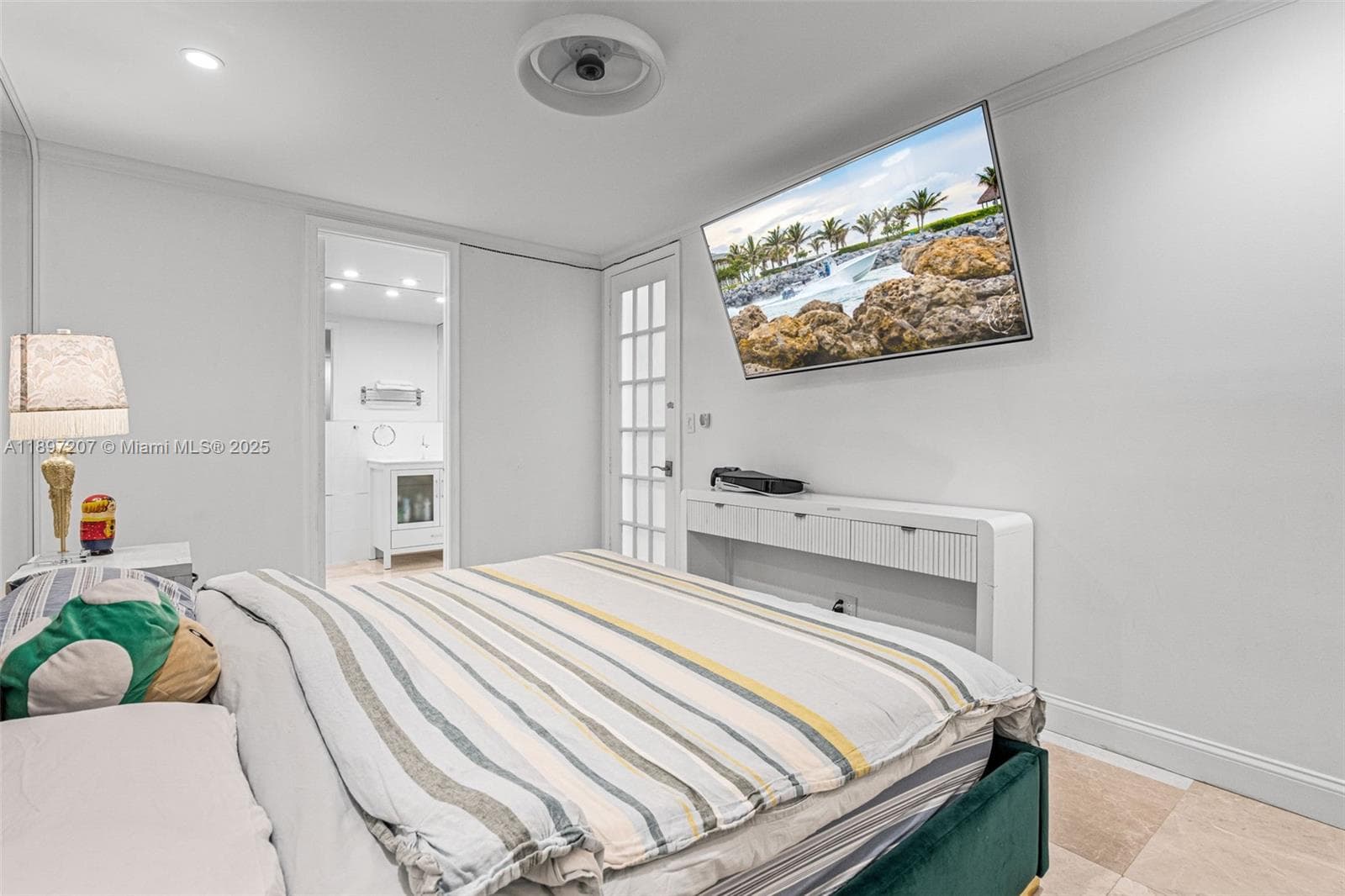 6124 Paradise Point Dr 6124 photo 12