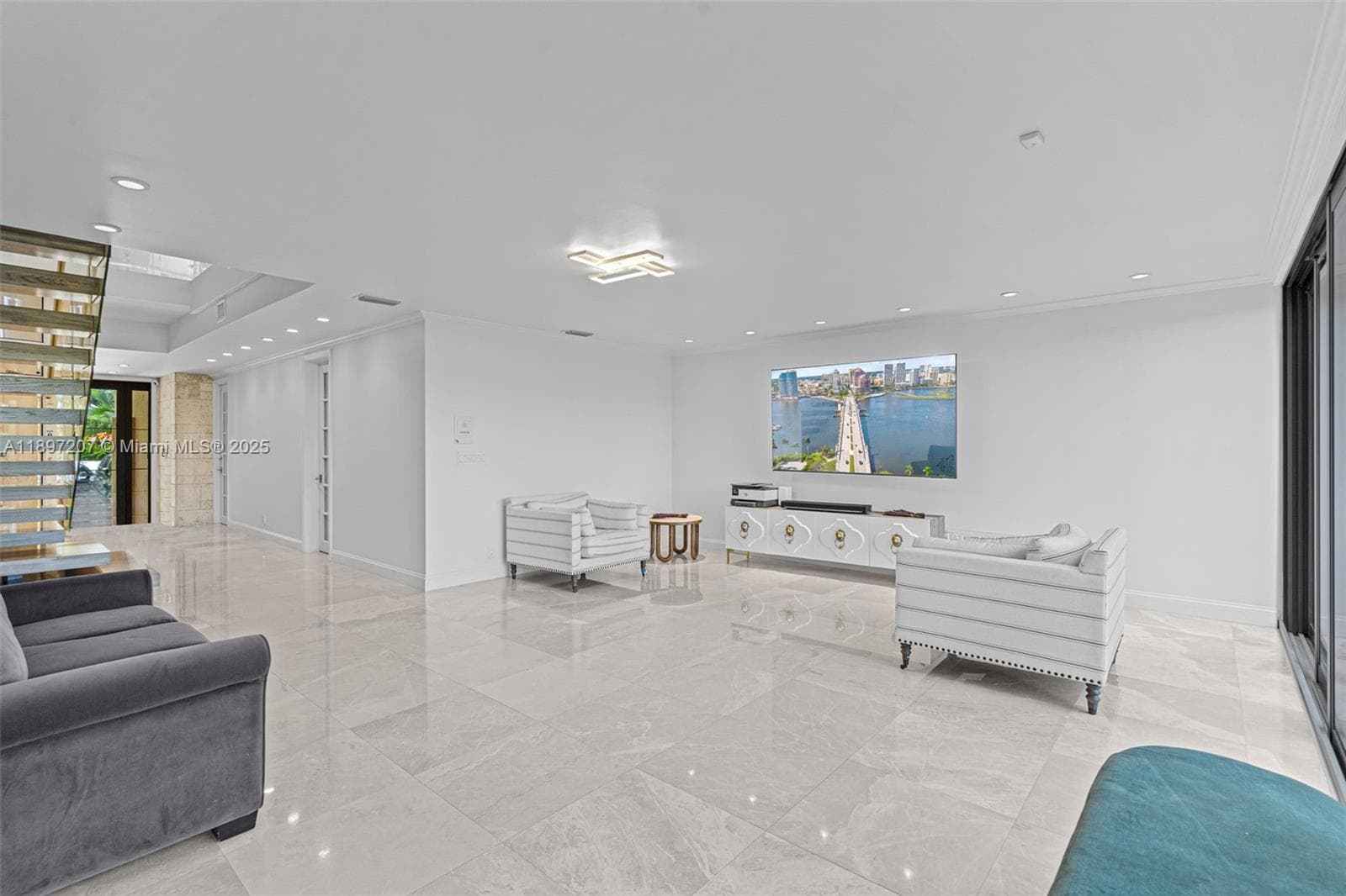 6124 Paradise Point Dr 6124 photo 7