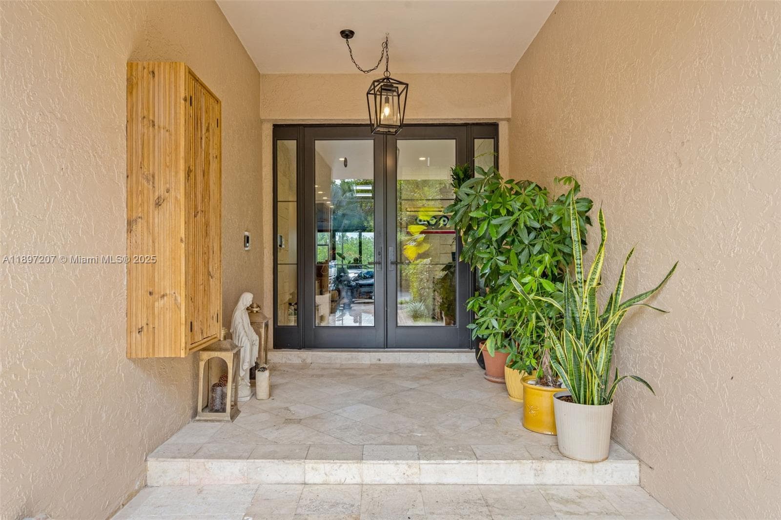 6124 Paradise Point Dr 6124 photo 3