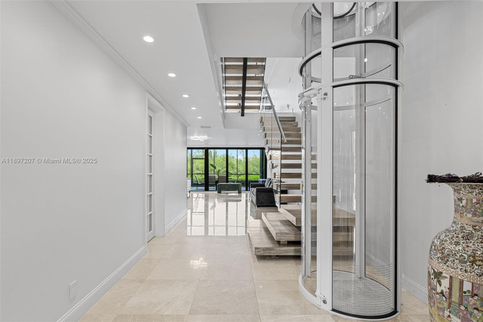 6124 Paradise Point Dr 6124 photo 5