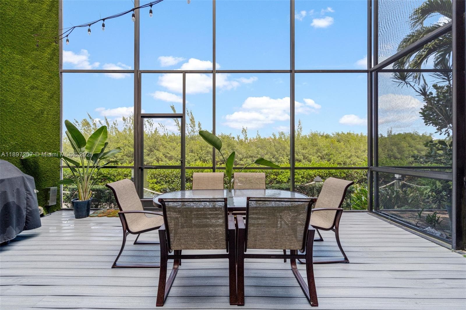 6124 Paradise Point Dr 6124 photo 9