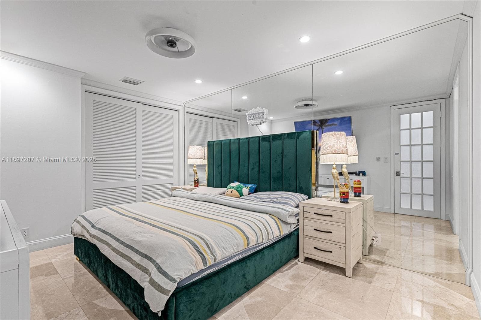 6124 Paradise Point Dr 6124 photo 11