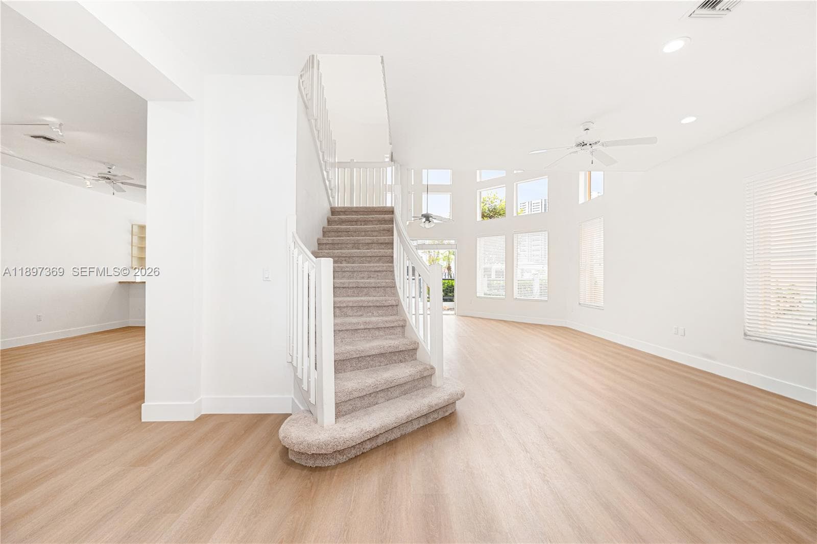 3699 NE 208th Ter photo 2