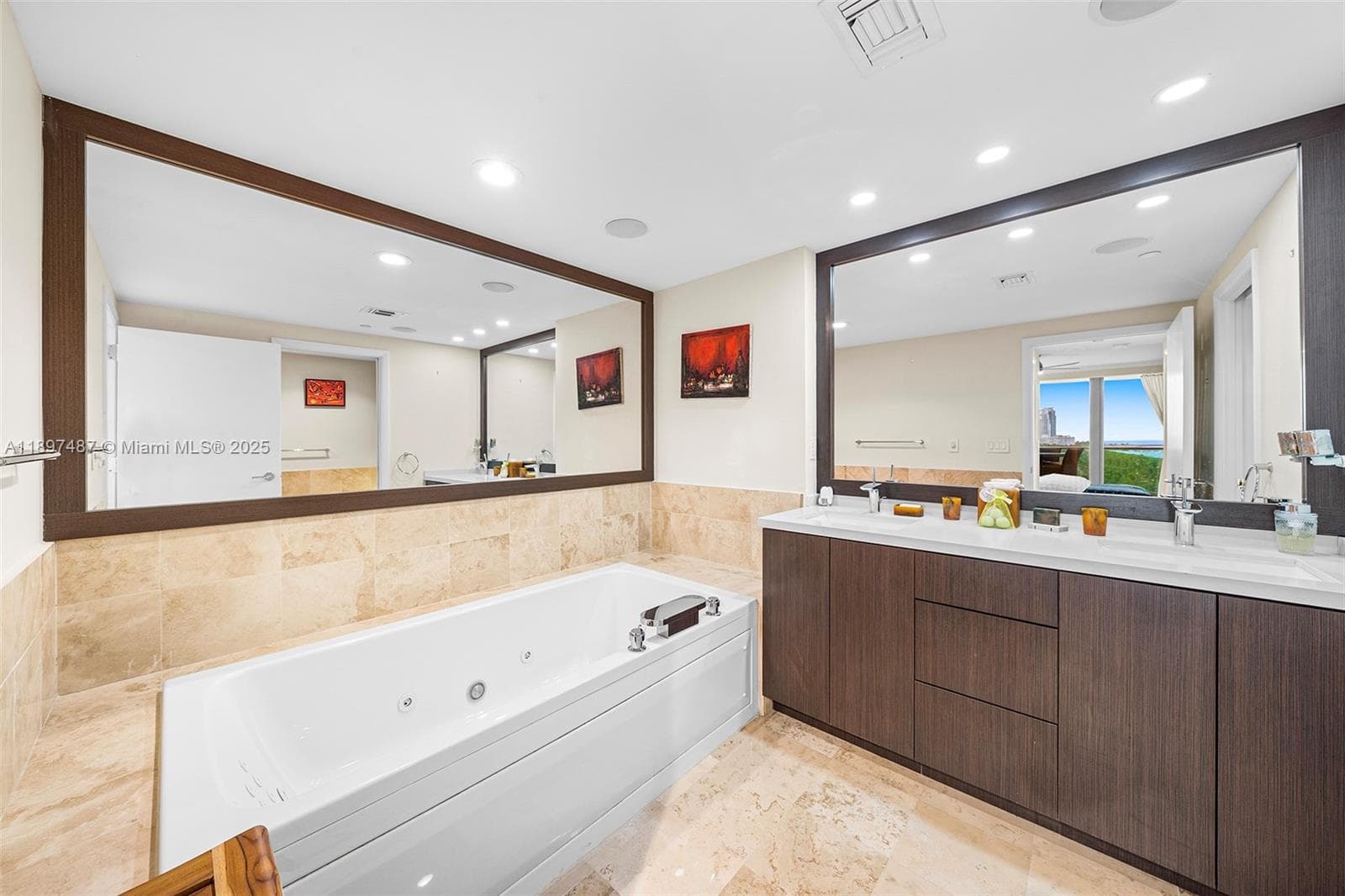 1455 Ocean Dr 1003 photo 22