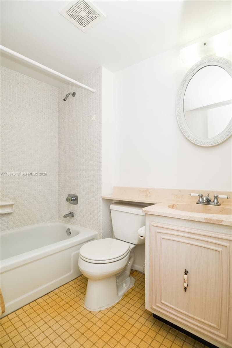 110 Royal Park Dr 2H photo 23