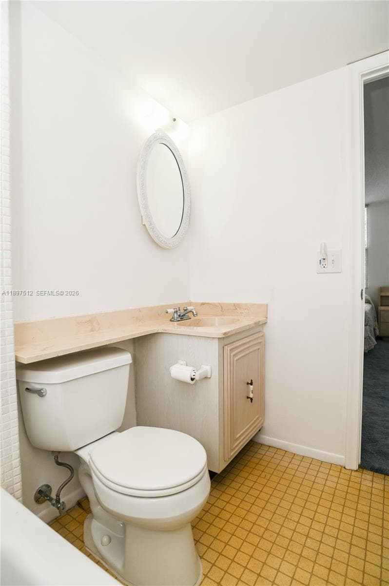 110 Royal Park Dr 2H photo 24