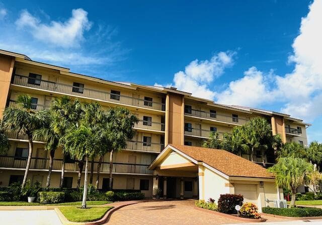 1201 Seafarer Circle 204 photo 1