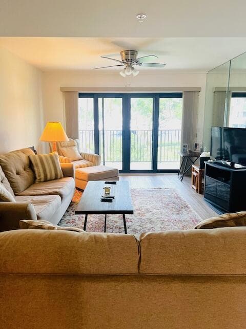 1201 Seafarer Circle 204 photo 8