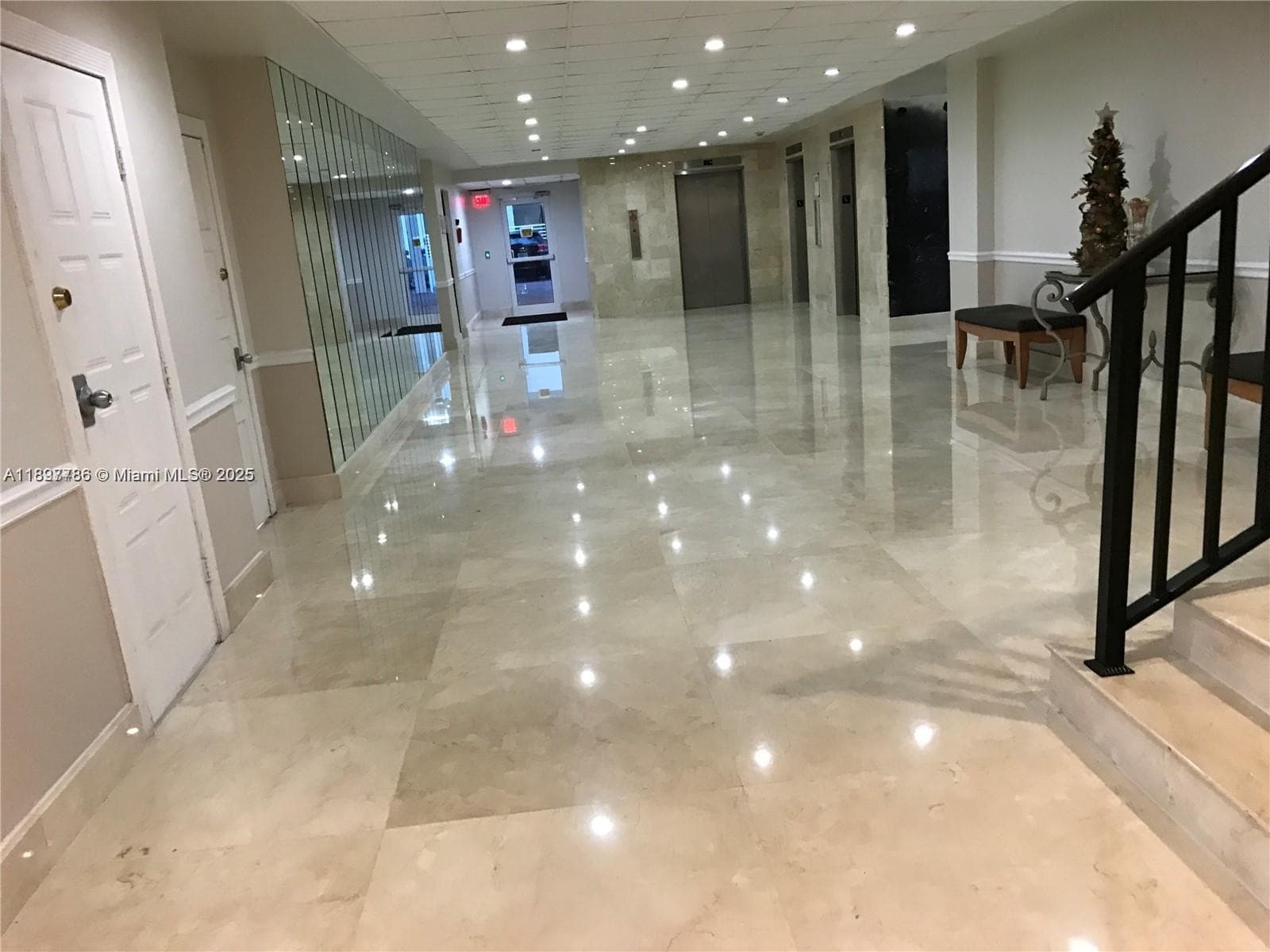 5005 Collins Ave 1523 photo 23