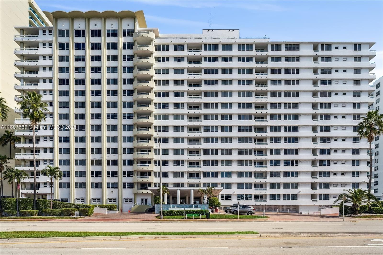 5005 Collins Ave 1523 photo 18