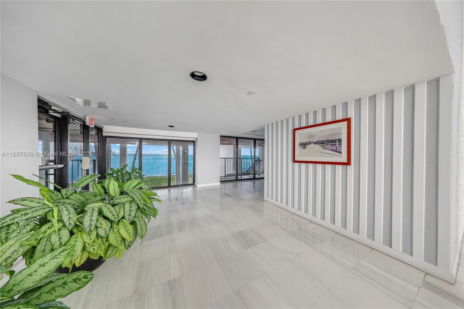 801 Venetian Dr 903 photo 3