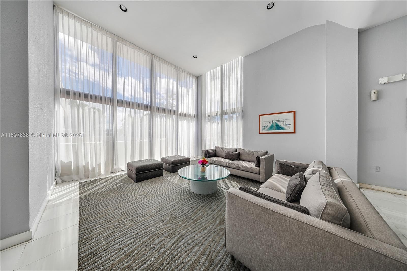 801 Venetian Dr 903 photo 4
