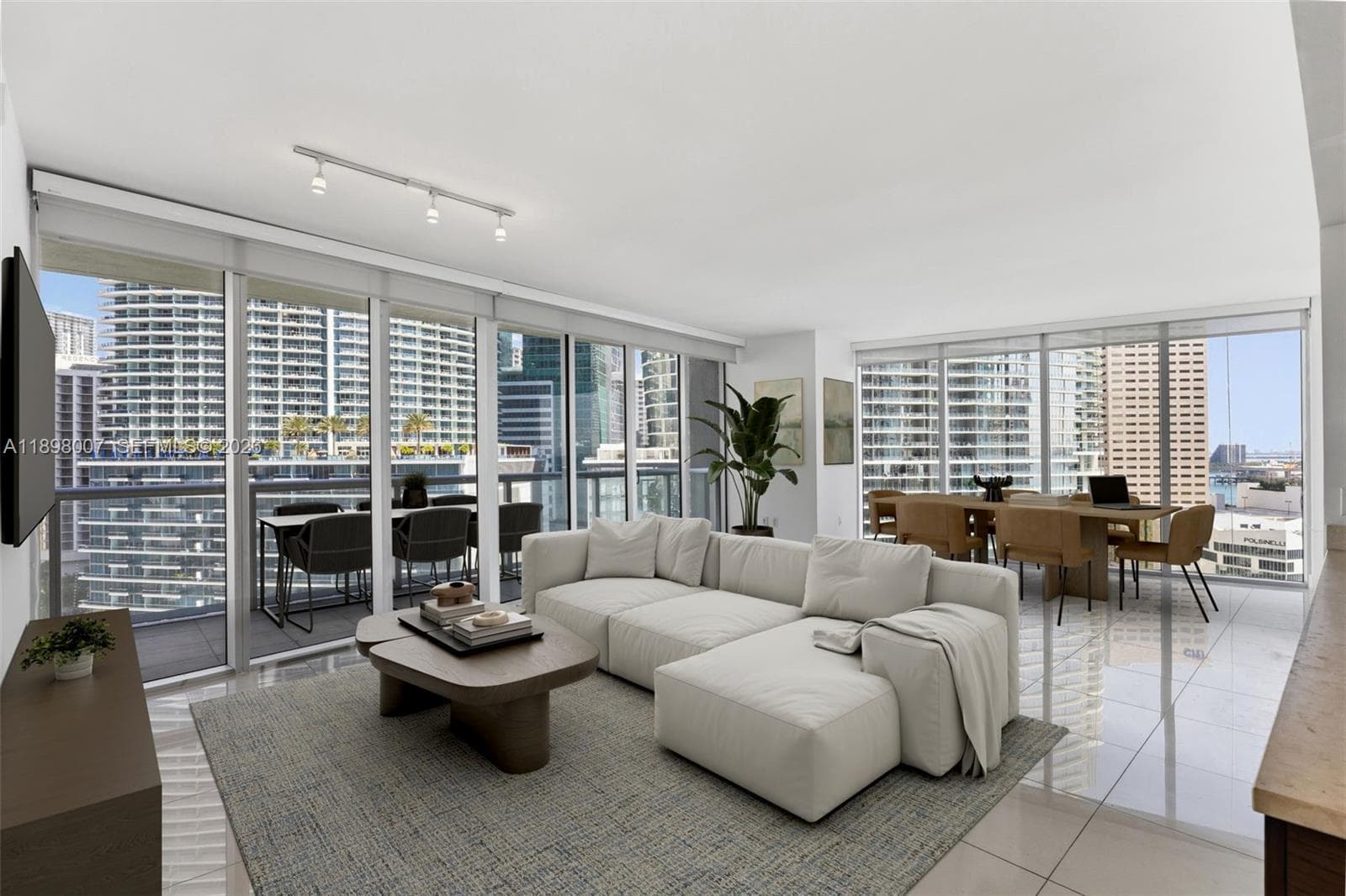 465 Brickell Ave 1602 photo 2