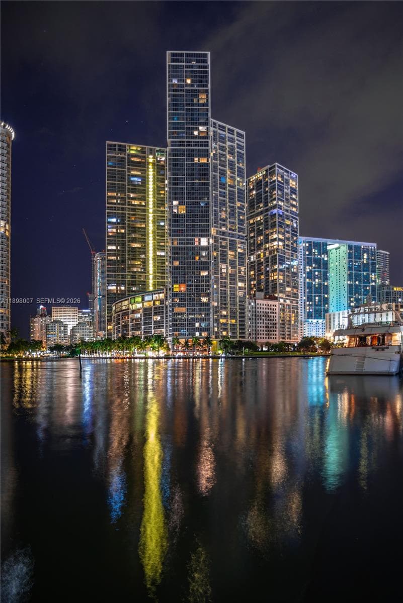 465 Brickell Ave 1602 photo 13