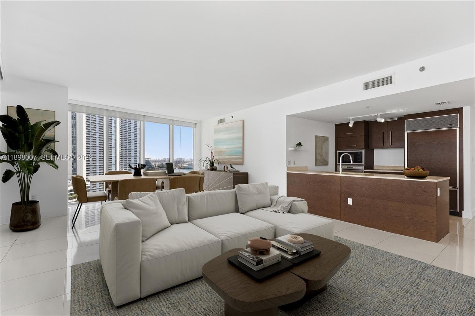 465 Brickell Ave 1602 photo 3