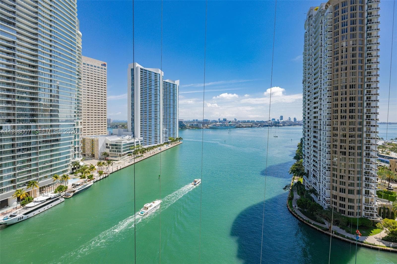 465 Brickell Ave 1602 photo 1