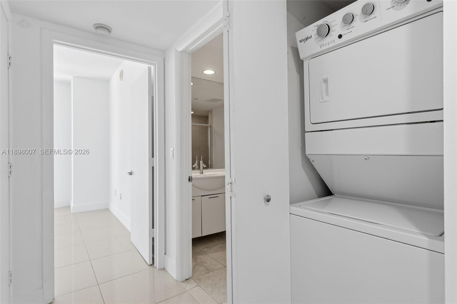 465 Brickell Ave 1602 photo 9