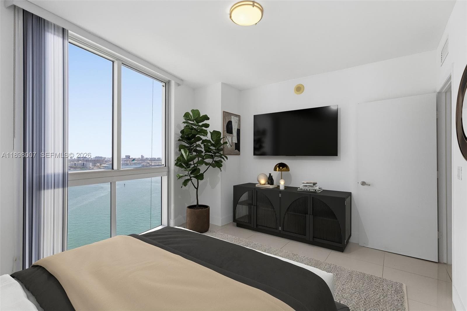 465 Brickell Ave 1602 photo 10