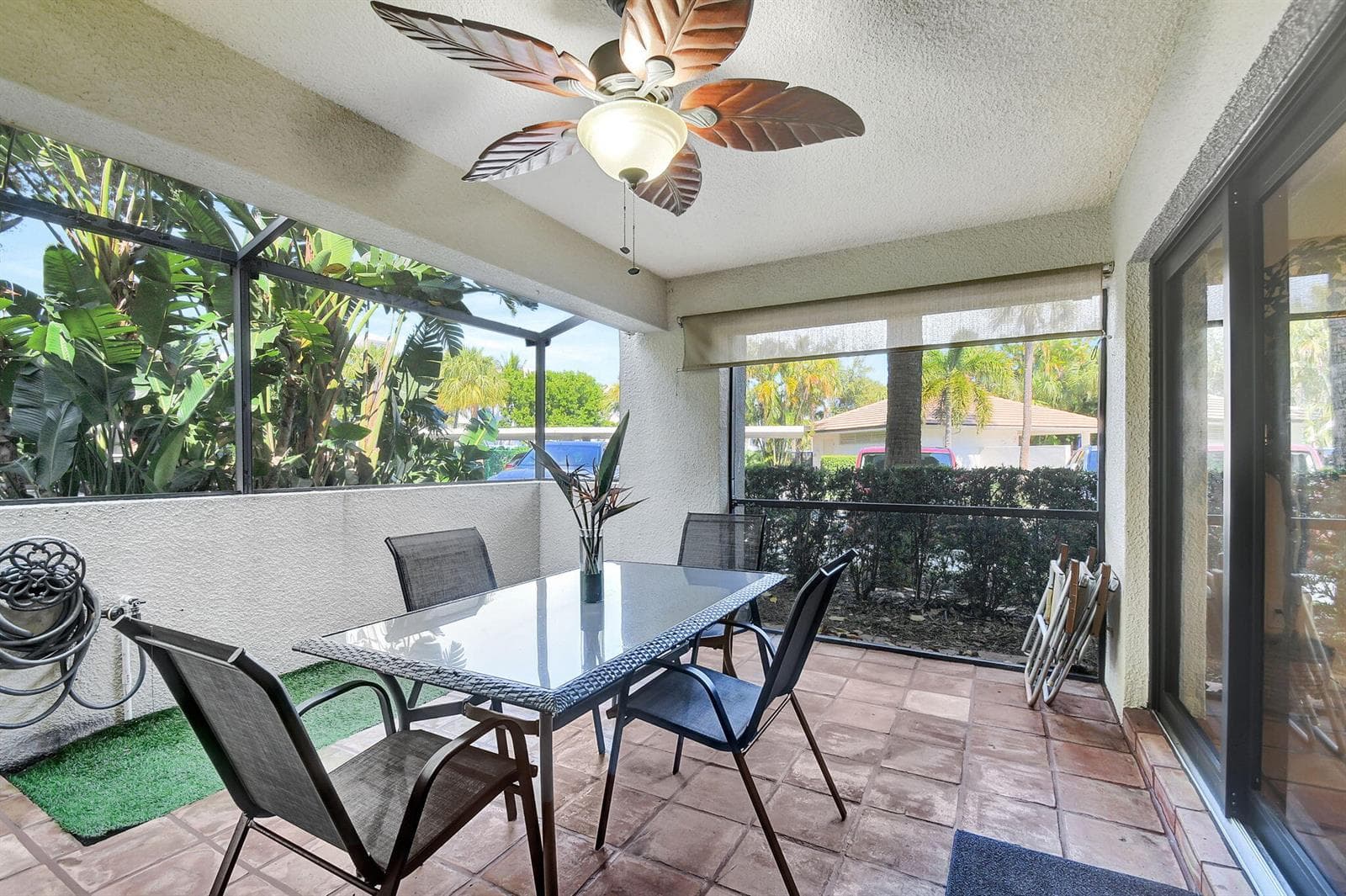 318 Oak Harbour Drive 318 photo 13