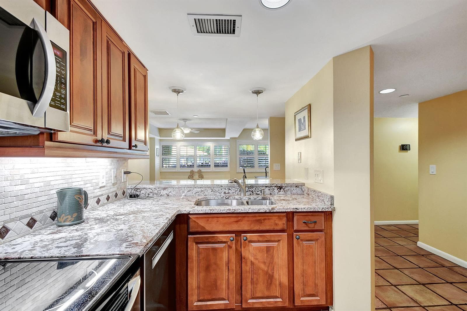 318 Oak Harbour Drive 318 photo 7