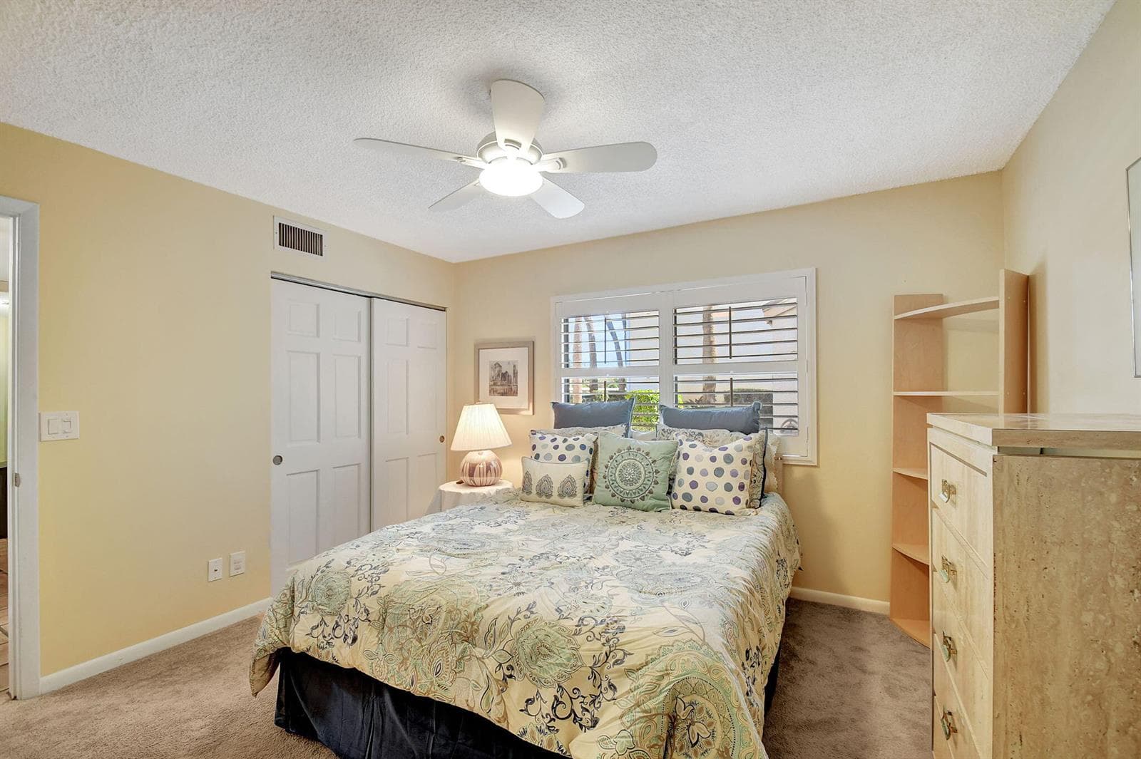 318 Oak Harbour Drive 318 photo 20