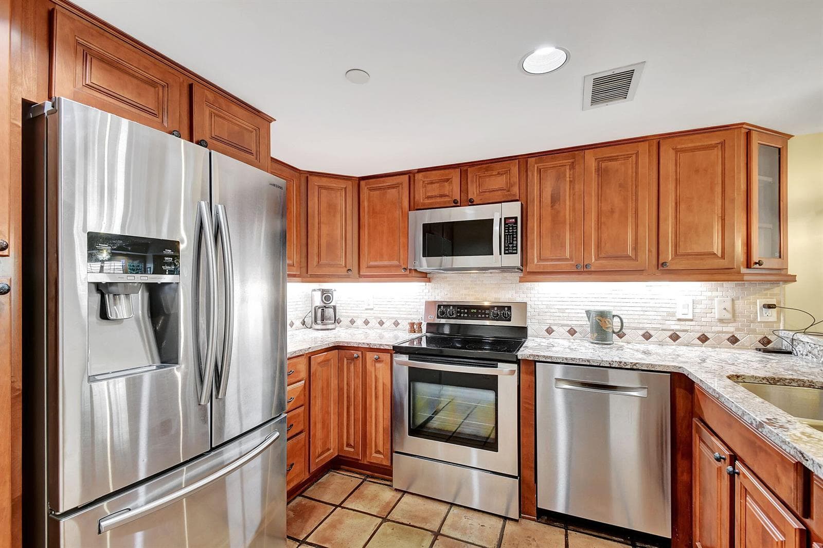 318 Oak Harbour Drive 318 photo 9