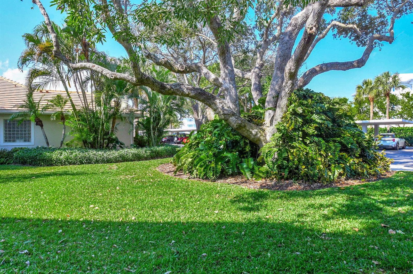318 Oak Harbour Drive 318 photo 24