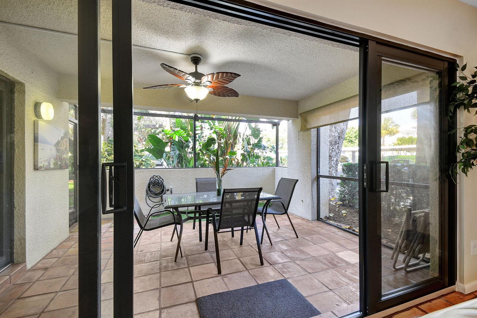 318 Oak Harbour Drive 318 photo 10